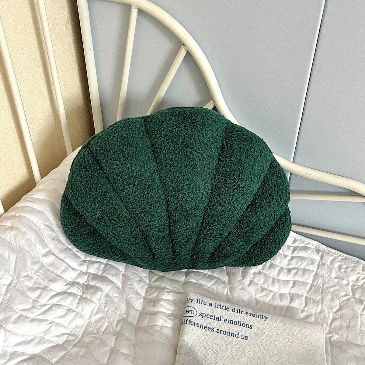 HOMELIVY dark green bouclé shell-shaped throw pillow, 35 x 25 cm, coastal decor accent.
