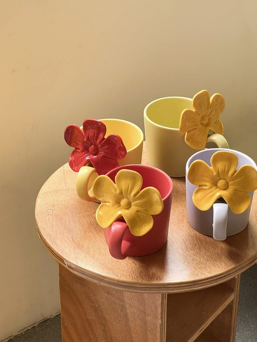 Cute flower handle mugs