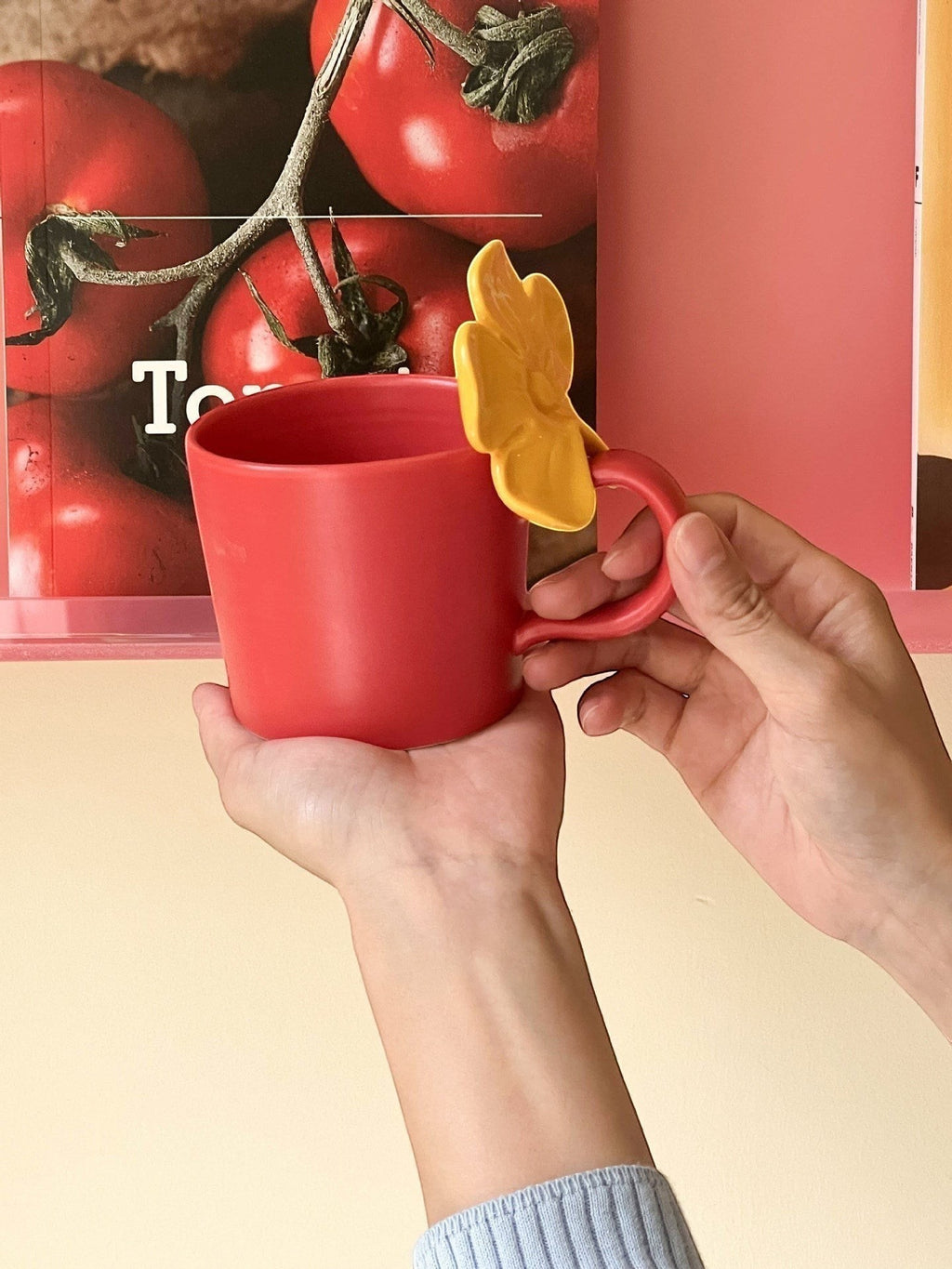 Red yellow flower handle mug