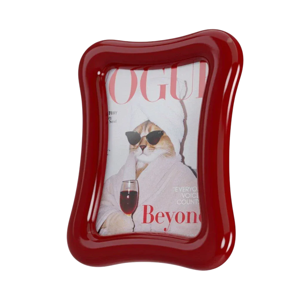 HOMELIVY red high-gloss acrylic wavy photo frame with retro design. Perfect for shelves and desks.