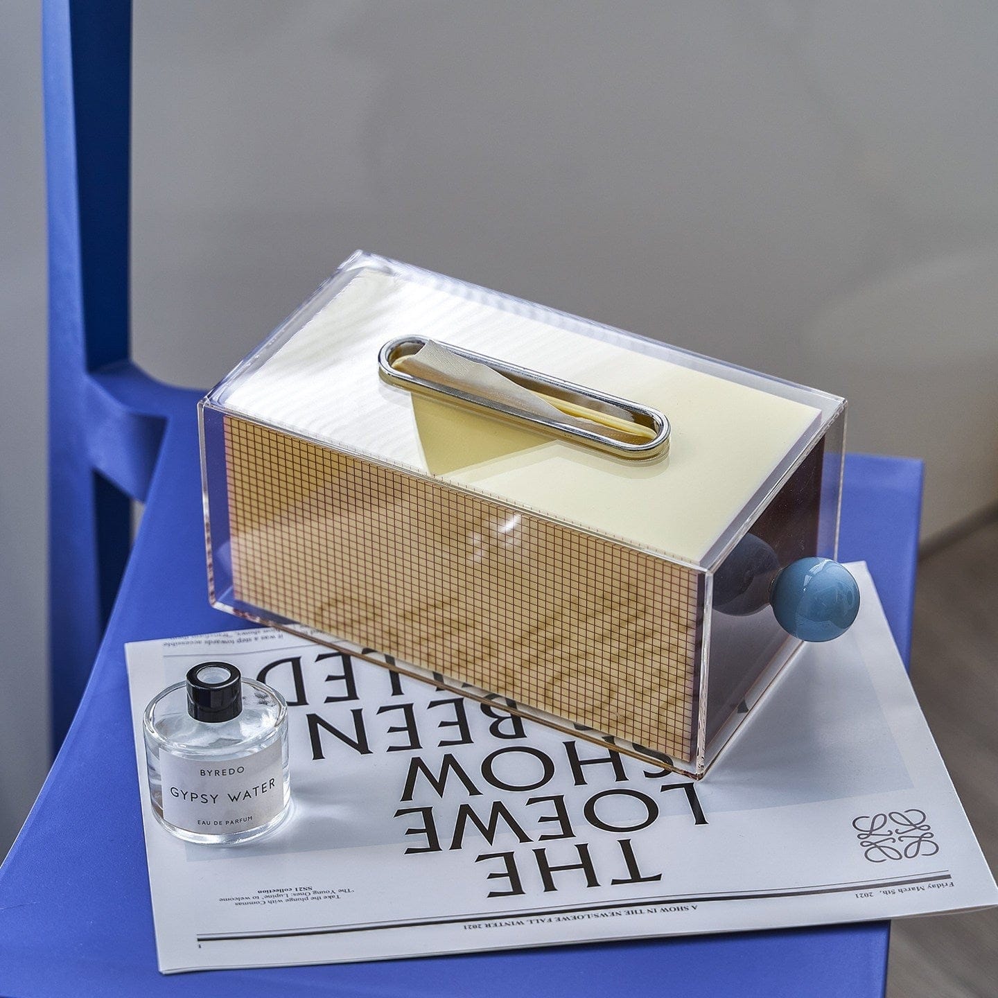 HOMELIVY retro clear acrylic tissue box holder with color-block grid and blue ceramic knob.