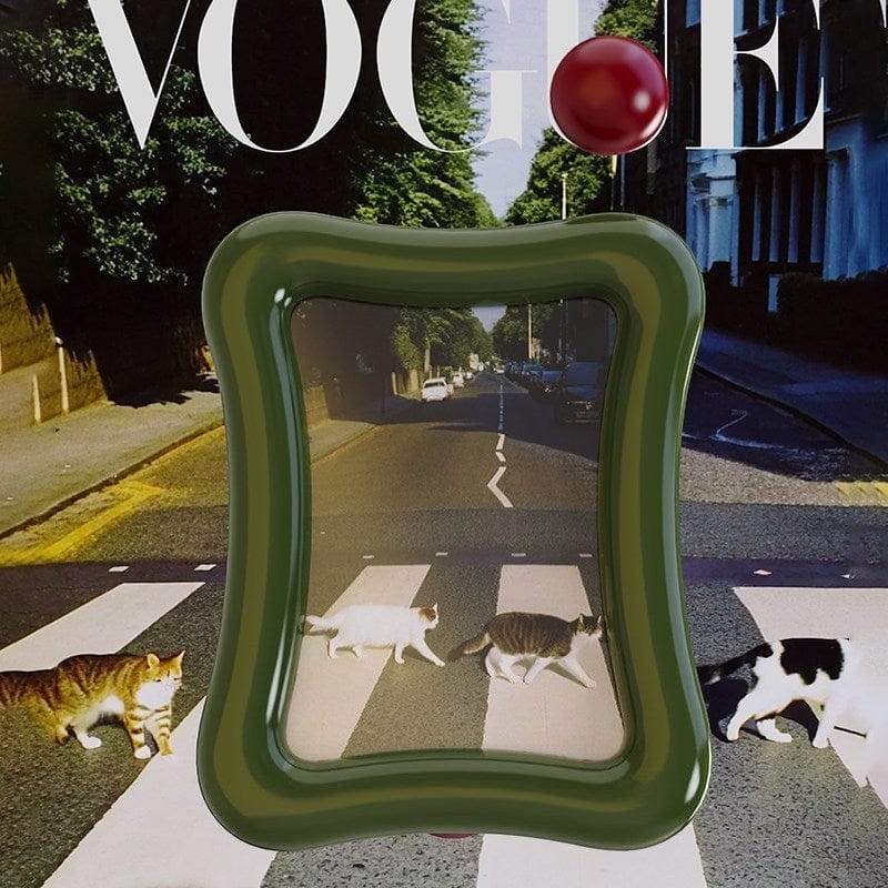 HOMELIVY retro wavy green acrylic photo frame with a playful, undulating design. Perfect for desks.