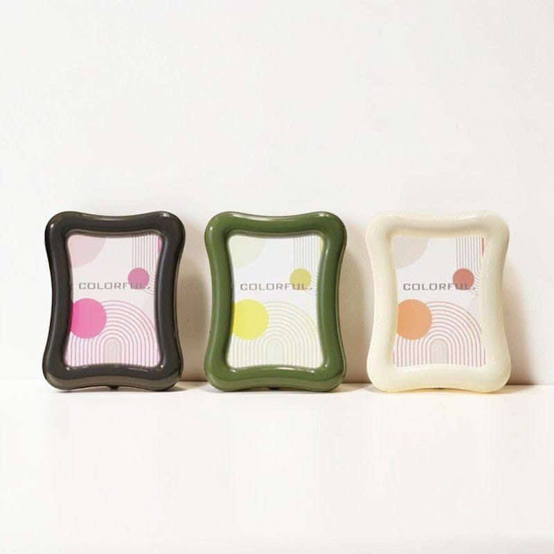 Retro Wavy Photo Frame