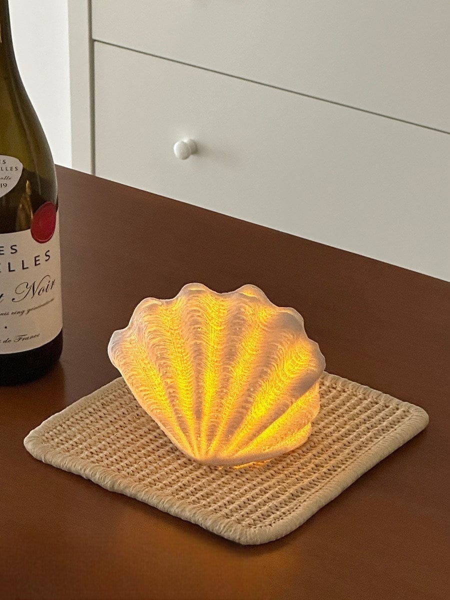 HOMELIVY seashell decorative desk light, warm ambient glow, battery powered, perfect for beach lovers.