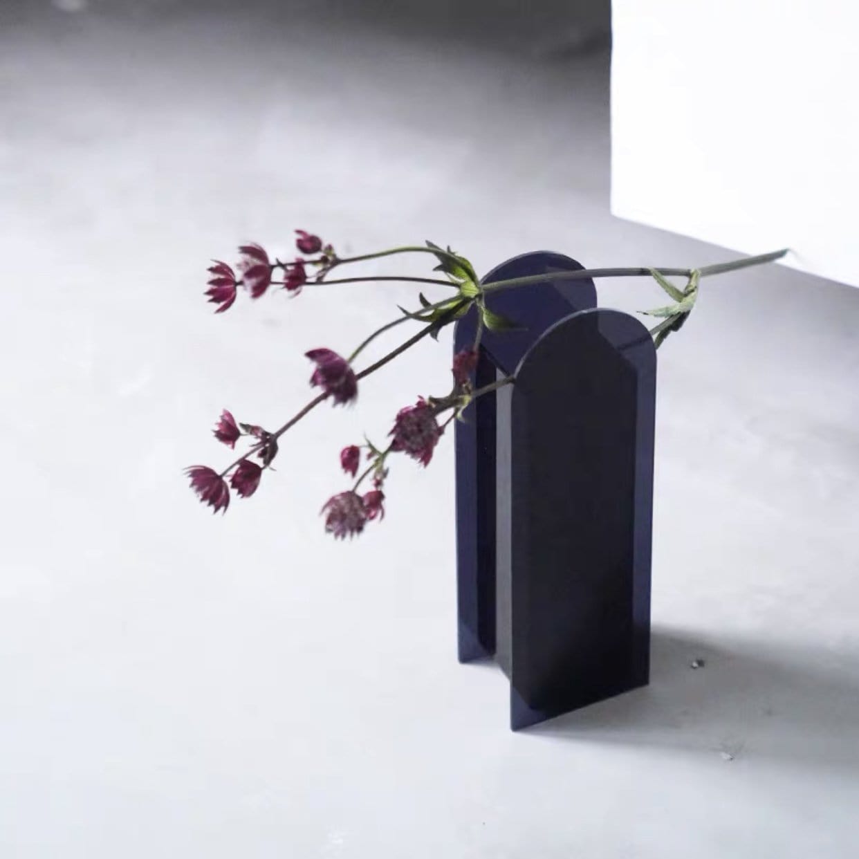 Black Acrylic Flower Vase